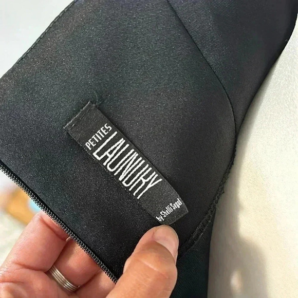 Adorable little black dress 🖤 - Picture 3 of 7